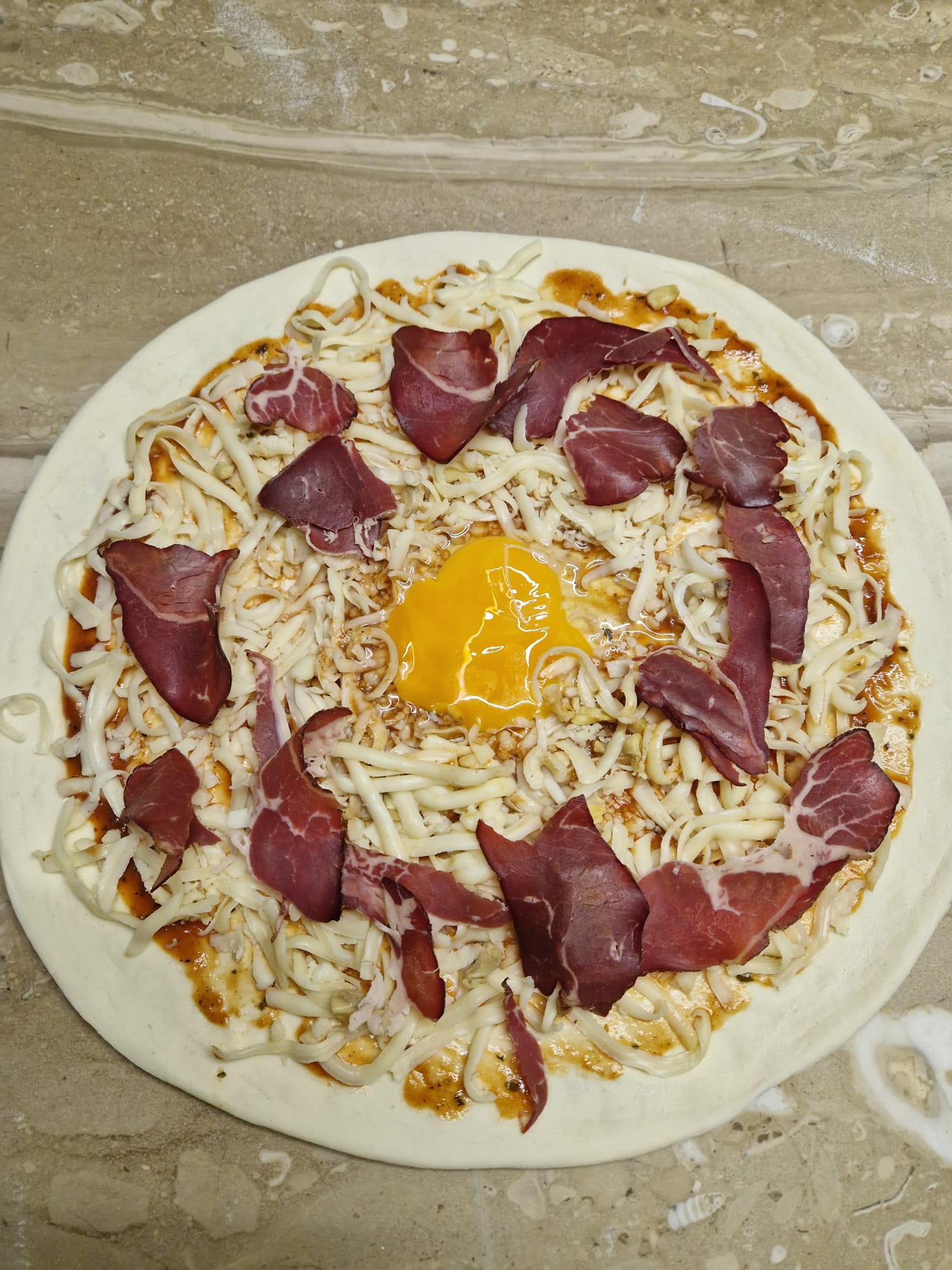 124.Sos, kaçkavall, mish i tymosur, vezë