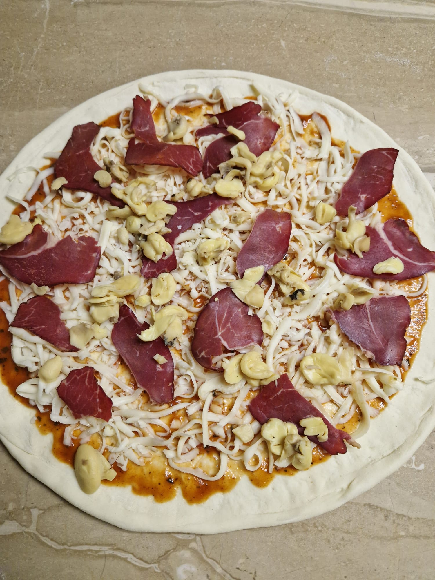 125.Sos, kaçkavall, mish i tymosur, këpurdha